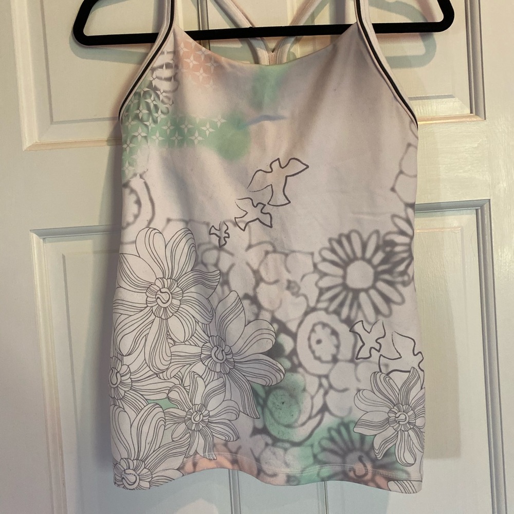 Lululemon pattered y tank with built in sports bra